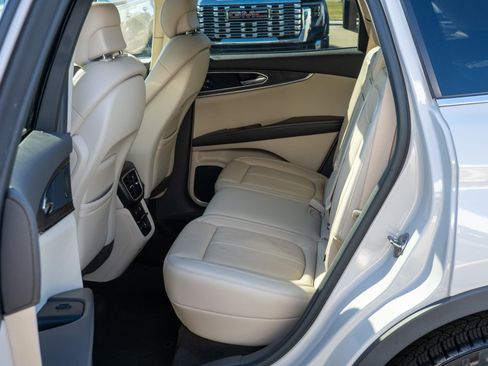 Used 2020 Lincoln Nautilus Reserve w/ Equipment Group 201A image 20