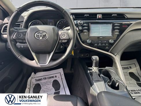 Used 2020 Toyota Camry SE FWD image 15