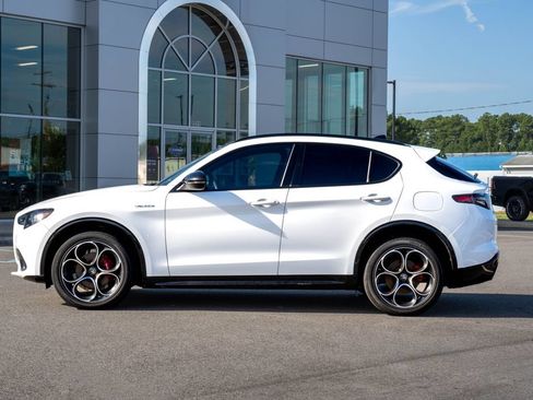 Used 2024 Alfa Romeo Stelvio Veloce AWD/4WD image 3