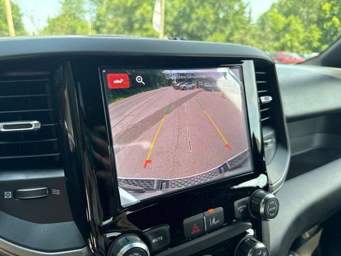 New 2026 RAM 1500 Express AWD/4WD image 18