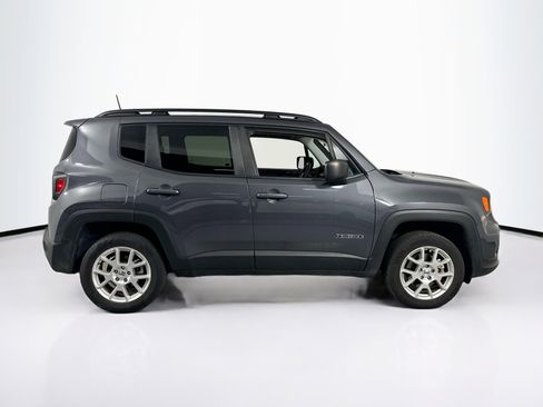 Used 2022 Jeep Renegade Latitude image 4