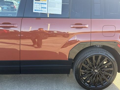 Used 2025 Hyundai Santa Fe Calligraphy image 17