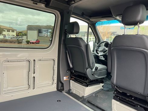 New 2025 Mercedes-Benz Sprinter 2500 image 20