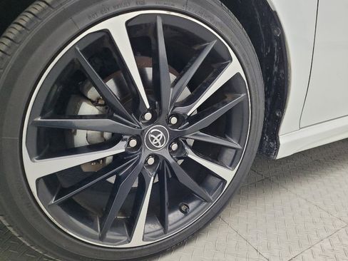 Used 2018 Toyota Camry XSE image 31