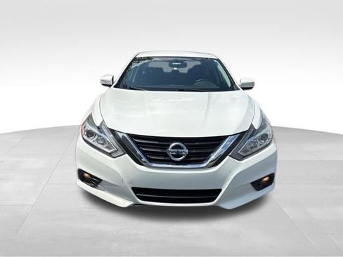 Used 2018 Nissan Altima 2.5 SL FWD image 10