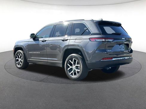 Certified 2025 Jeep Grand Cherokee Limited w/ Luxury Tech Group II AWD/4WD image 3