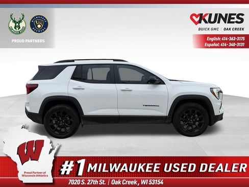 Used 2025 GMC Terrain Elevation w/ Elevation Premium Package AWD/4WD image 1