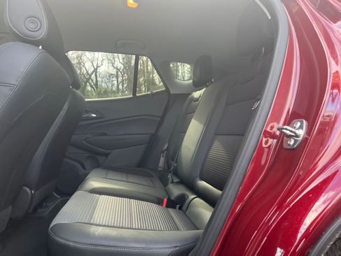 Used 2025 Chevrolet Trax LT image 23