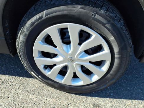 Certified 2018 Nissan Rogue S image 9