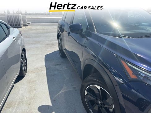 Used 2025 Nissan Rogue SV AWD/4WD image 1