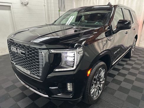Used 2024 GMC Yukon Denali Ultimate AWD/4WD image 4