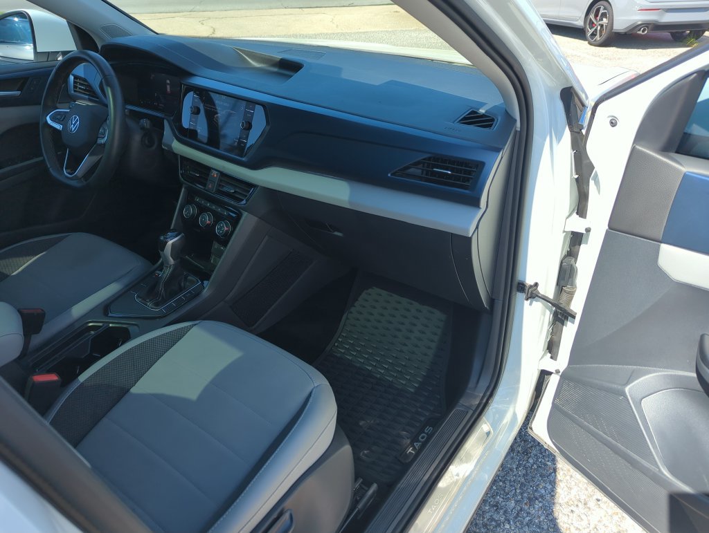 Certified 2023 Volkswagen Taos SE FWD image 36