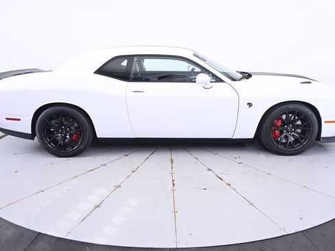 Used 2015 Dodge Challenger SRT Hellcat image 8