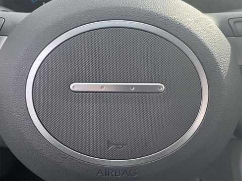 Used 2024 Hyundai Kona SEL image 30