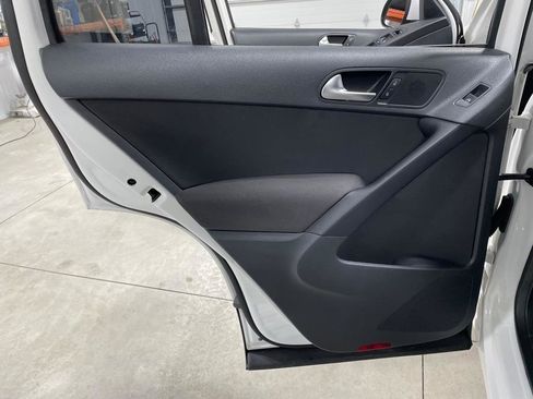 Used 2012 Volkswagen Tiguan S image 15