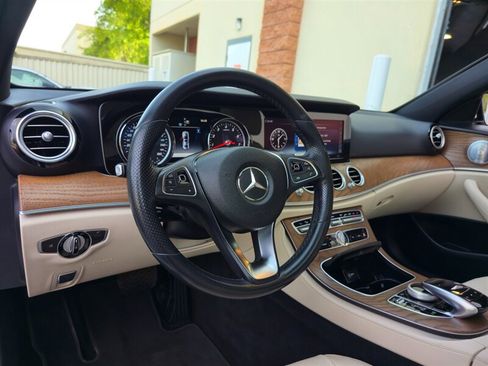 Used 2018 Mercedes-Benz E 400 4MATIC Sedan w/ Premium 1 Package image 16