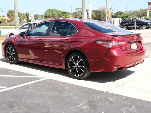 Used 2018 Toyota Camry SE FWD image 7