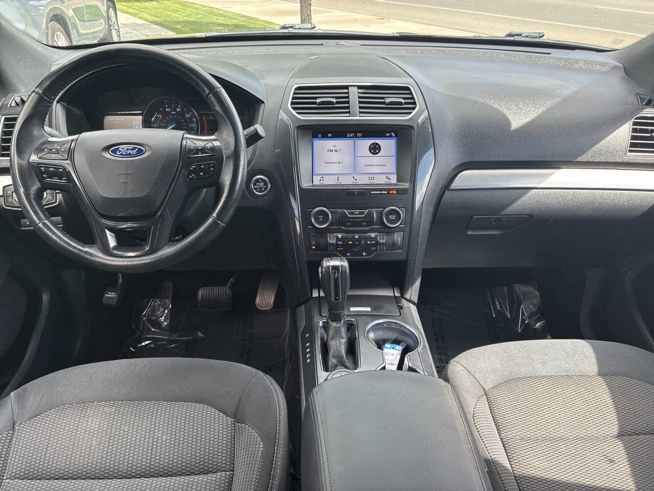 Used 2018 Ford Explorer XLT w/ Equipment Group 201A AWD/4WD image 9