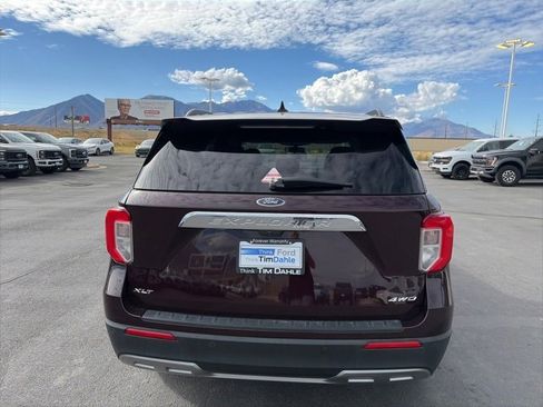 Used 2023 Ford Explorer XLT w/ Equipment Group 202A image 7