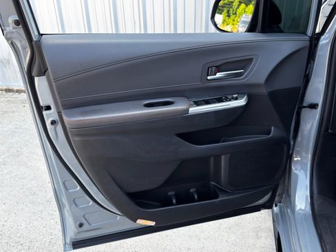 Used 2023 Toyota Sienna XSE image 46