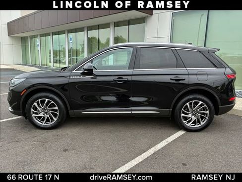 Used 2022 Lincoln Corsair AWD w/ Equipment Group 101A image 2