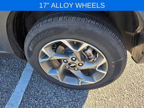 Certified 2025 Chevrolet Trax LT w/ LT Convenience Package image 29