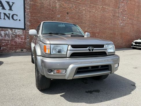 Used 2002 Toyota 4Runner SR5 image 2