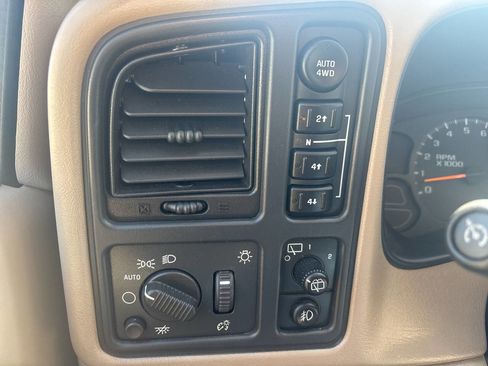 Used 2004 Chevrolet Suburban LS w/ Preferred Equipment Group image 45