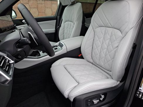 Used 2026 BMW X5 xDrive40i AWD/4WD image 8