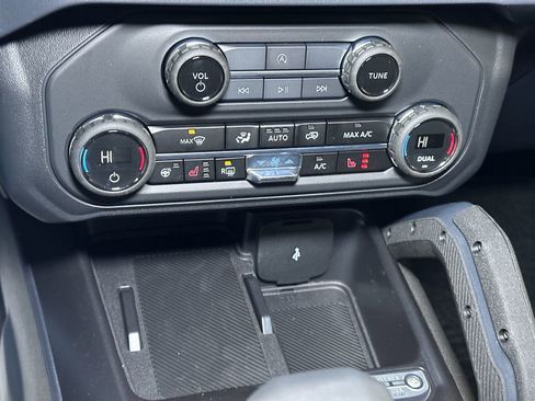 New 2025 Ford Bronco Outer Banks w/ Sasquatch Package image 26