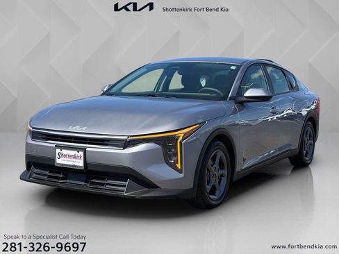 Certified 2025 Kia K4 LXS image 1