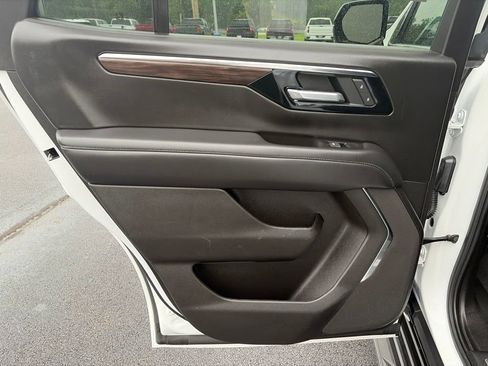 Used 2025 Chevrolet Tahoe LT AWD/4WD image 30