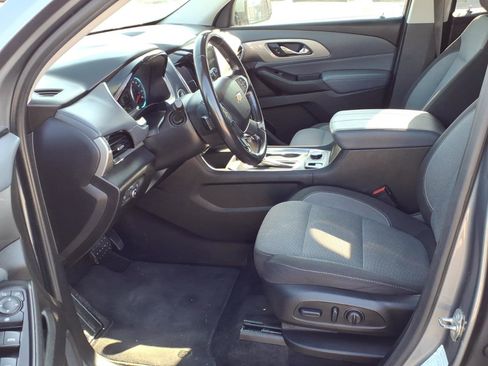 Used 2019 Chevrolet Traverse LT FWD image 3