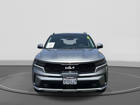 Used 2023 Kia Sorento EX w/ Panoramic Sunroof Package FWD image 2