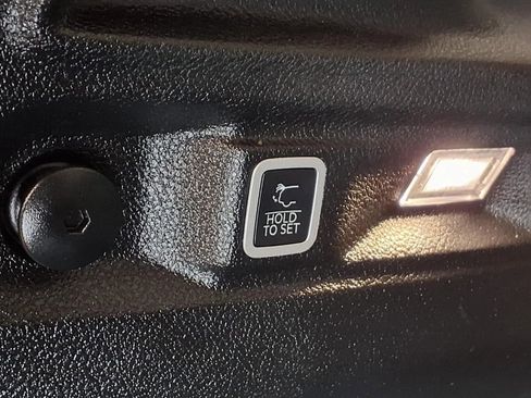 Used 2021 Jeep Grand Cherokee L Limited w/ Luxury Tech Group II image 7