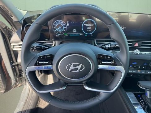 New 2026 Hyundai Elantra Limited FWD image 27