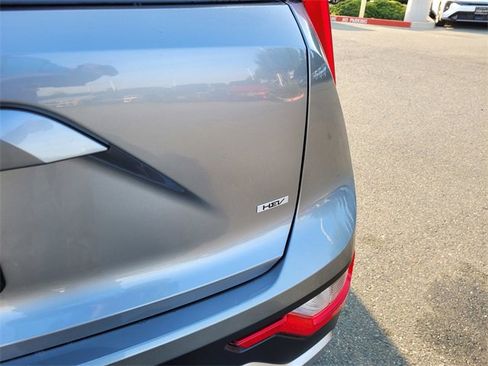Used 2025 Kia Niro LX image 7