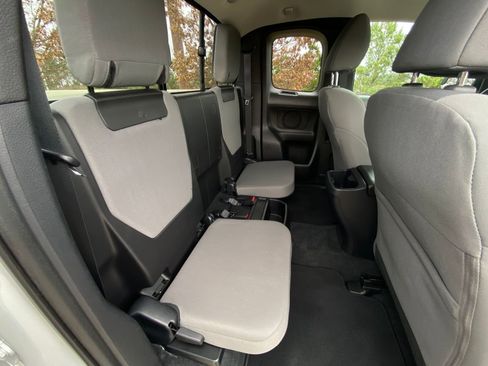 Used 2017 Toyota Tacoma SR5 w/ Tow Package image 29