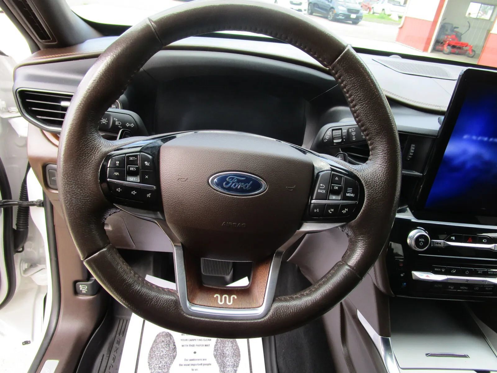 Used 2021 Ford Explorer King Ranch w/ Premium Technology Package AWD/4WD image 13