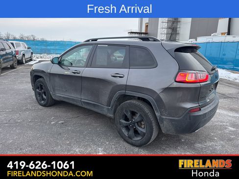 Used 2020 Jeep Cherokee Latitude Plus image 3