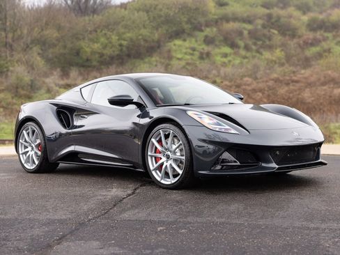 Used 2025 Lotus Emira image 9