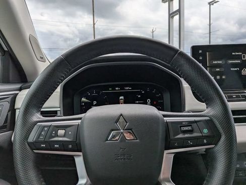 Used 2025 Mitsubishi Outlander SEL FWD image 21