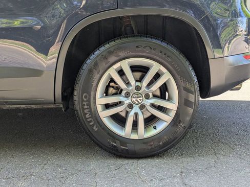 Used 2016 Volkswagen Tiguan S image 8