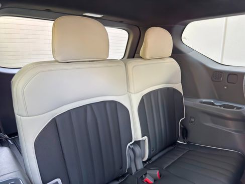 Used 2025 Kia EV9 GT-Line AWD/4WD image 45