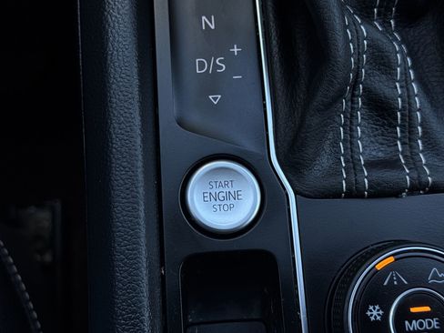 Certified 2023 Volkswagen Atlas SE image 16