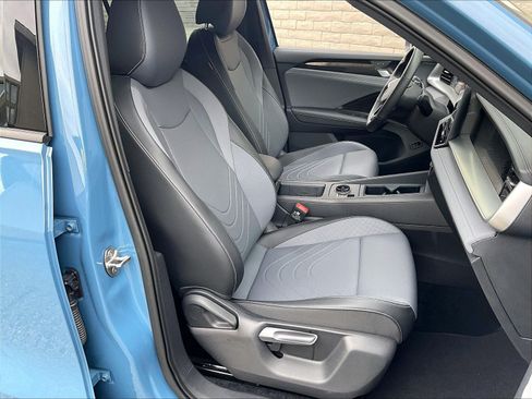 Certified 2025 Volkswagen Tiguan SE R-Line AWD/4WD image 6