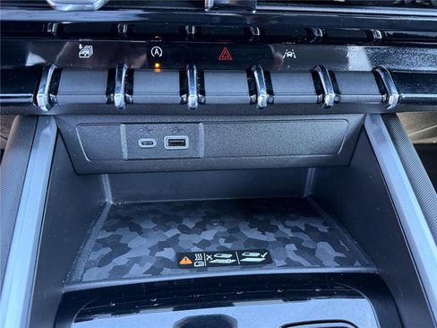 Used 2024 Chevrolet Colorado Z71 w/ LPO, Dark Essentials Package image 19