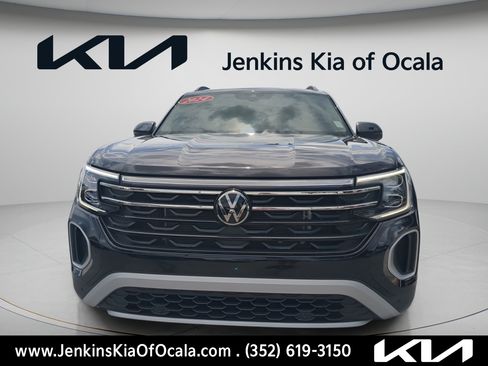 Used 2024 Volkswagen Atlas Peak Edition SEL AWD/4WD image 8