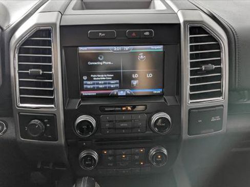 Used 2015 Ford F150 Platinum w/ Equipment Group 701A Luxury RWD image 28
