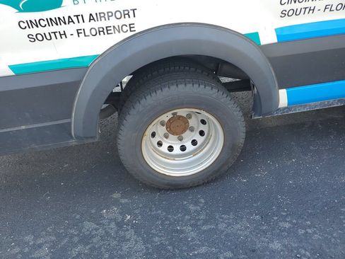 Used 2019 Ford Transit 350 XL RWD image 5